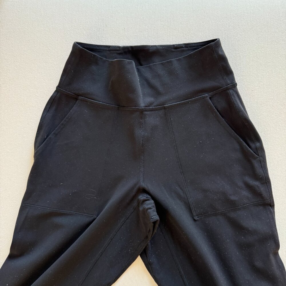 Lululemon Align Jogger in black - Picture 6 of 8